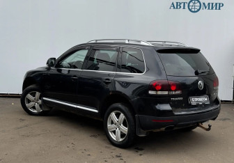 Подержанный автомобиль Volkswagen Touareg 2008 года (7 фото)