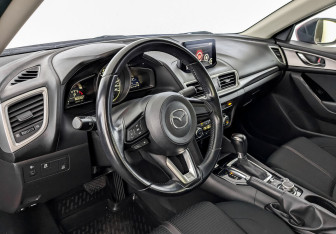 Подержанный автомобиль Mazda 3 Sedan 2018 года (14 фото)