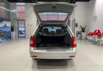 Подержанный автомобиль Chevrolet Lacetti Wagon 2008 года (7 фото)