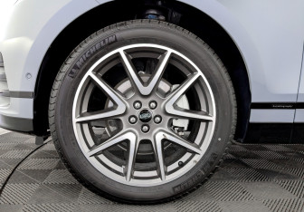 Новый Land Rover Range Rover Velar 2025 (7 фото)