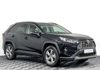 Подержанный автомобиль Toyota RAV4 2021 года (3 фото)