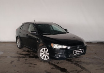 Подержанный автомобиль Mitsubishi Lancer Hatchback 2008 года (3 фото)