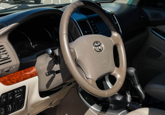 Подержанный автомобиль Toyota Land Cruiser Prado 2006 года (13 фото)