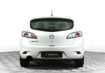 Подержанный автомобиль Mazda 3 Hatchback 2011 года (6 фото)