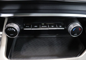 Подержанный автомобиль Geely Coolray 2023 года (20 фото)