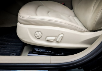 Подержанный автомобиль Audi A4 allroad 2010 года (21 фото)