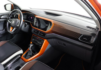 Подержанный автомобиль Volkswagen T-Cross 2019 года (10 фото)