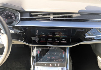 Подержанный автомобиль Audi A8 2020 года (15 фото)