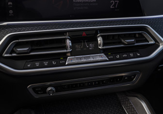 Подержанный автомобиль BMW X6 2020 года (17 фото)