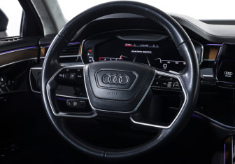 Подержанный автомобиль Audi A8 2019 года (17 фото)