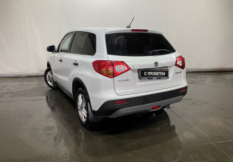 Подержанный автомобиль Suzuki Vitara 2018 года (4 фото)