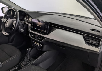 Подержанный автомобиль Skoda Rapid Liftback 2020 года (13 фото)