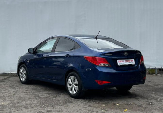 Подержанный автомобиль Hyundai Solaris Sedan 2015 года (7 фото)