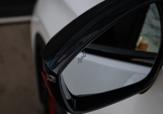 Подержанный автомобиль Omoda C5 2023 года (14 фото)