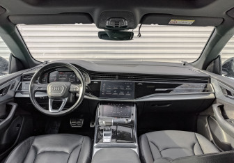Подержанный автомобиль Audi Q8 2020 года (14 фото)