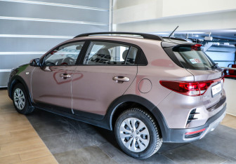 Подержанный автомобиль Kia Rio Hatchback 2021 года (6 фото)
