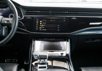 Подержанный автомобиль Audi Q8 2019 года (15 фото)