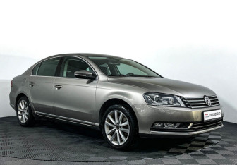 Подержанный автомобиль Volkswagen Passat Sedan 2012 года (3 фото)