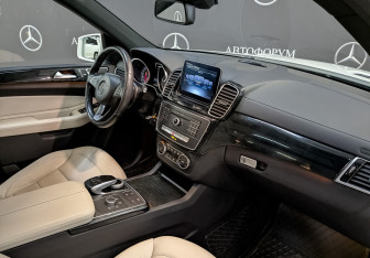 Подержанный автомобиль Mercedes-Benz GLE 2017 года (13 фото)