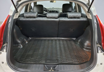 Подержанный автомобиль Nissan Juke 2014 года (12 фото)