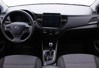 Подержанный автомобиль Hyundai Solaris Sedan 2021 года (15 фото)