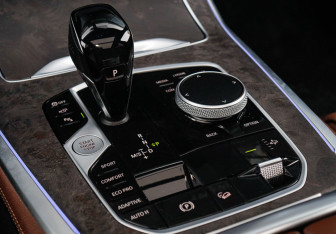 Подержанный автомобиль BMW X7 2019 года (30 фото)