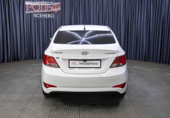 Подержанный автомобиль Hyundai Solaris Sedan 2014 года (6 фото)