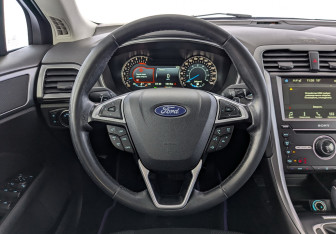 Подержанный автомобиль Ford Mondeo Sedan 2017 года (21 фото)