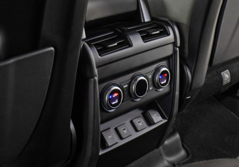 Подержанный автомобиль Land Rover Defender Suv 2021 года (18 фото)