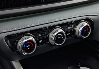 Подержанный автомобиль Changan CS95 2023 года (27 фото)