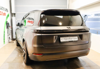 Подержанный автомобиль LiXiang L9 2024 года (6 фото)