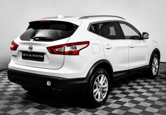 Подержанный автомобиль Nissan Qashqai 2017 года (5 фото)