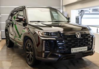 Подержанный автомобиль Changan CS95 2023 года (3 фото)