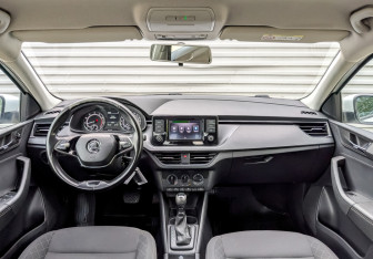 Подержанный автомобиль Skoda Rapid Liftback 2021 года (14 фото)