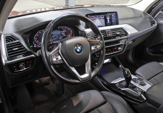 Подержанный автомобиль BMW X3 2019 года (16 фото)