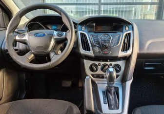 Подержанный автомобиль Ford Focus Wagon 2013 года (13 фото)