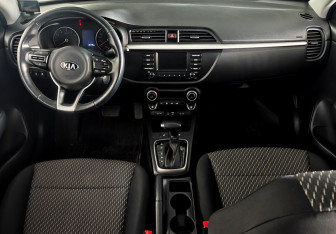 Подержанный автомобиль Kia Rio Sedan 2019 года (9 фото)