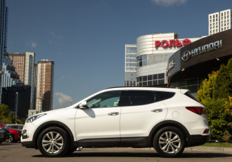 Подержанный автомобиль Hyundai Santa Fe 2017 года (6 фото)