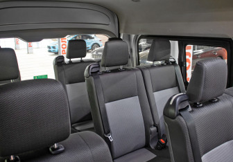 Подержанный автомобиль Toyota HiAce 2021 года (12 фото)