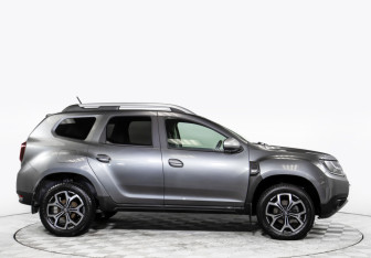 Подержанный автомобиль Renault Duster 2021 года (3 фото)