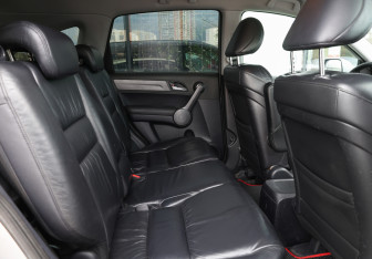 Подержанный автомобиль Honda CR-V 2008 года (12 фото)
