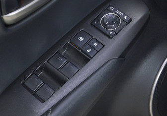Подержанный автомобиль Lexus NX 2016 года (15 фото)