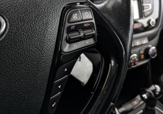 Подержанный автомобиль Kia Ceed Hatchback 2014 года (27 фото)