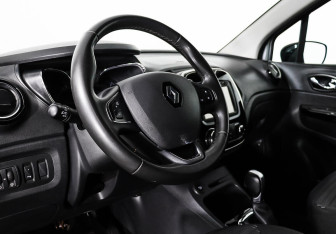 Подержанный автомобиль Renault Kaptur 2018 года (7 фото)