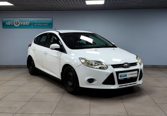 Подержанный автомобиль Ford Focus Hatchback 2011 года (3 фото)
