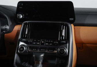 Подержанный автомобиль Lexus LX 2024 года (13 фото)