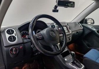 Подержанный автомобиль Volkswagen Tiguan 2013 года (15 фото)