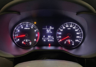 Подержанный автомобиль Kia Rio Sedan 2019 года (14 фото)