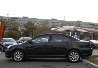 Подержанный автомобиль Toyota Avensis Sedan 2007 года (9 фото)