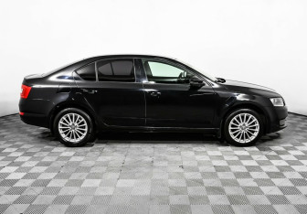 Подержанный автомобиль Skoda Octavia Liftback 2014 года (4 фото)